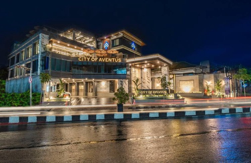 Teuku Umar Hotel | 48 m² Hotel ∙ 2 bedrooms ∙ 127 guests