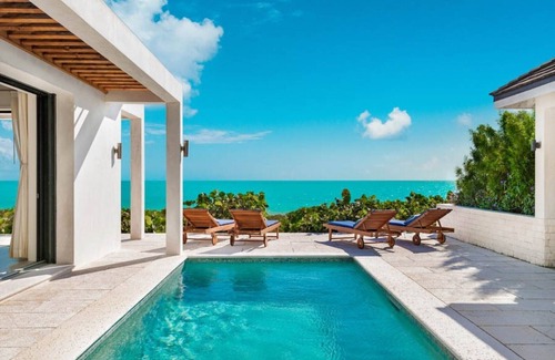 Long Bay Villa | 6 Bedroom Beachfront Villa - Turks & Caicos