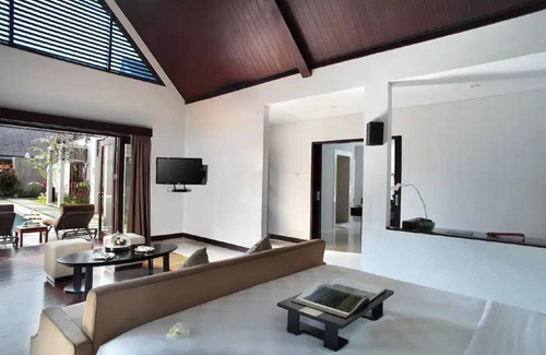 Sayan Villa | 700 m² Villa ∙ 3 bedrooms ∙ 6 guests