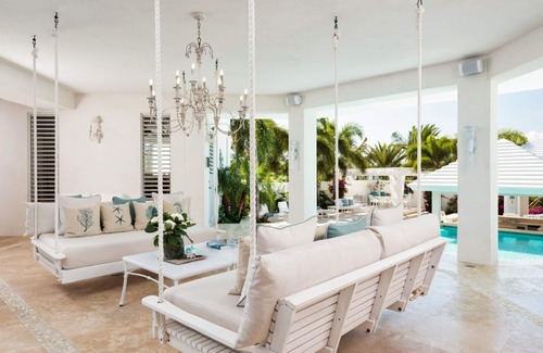 Long Bay Villa | 8 Bedroom Luxury Beachfront Villa in Turks & Caicos - Incredible Location