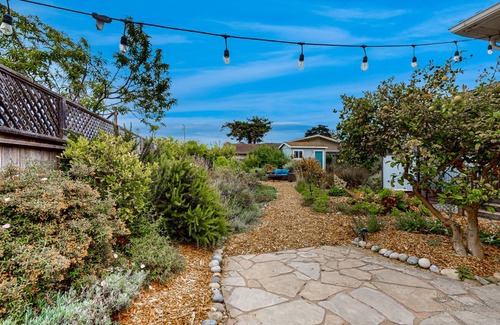 Westside Santa Cruz House | 98 m² House ∙ 3 bedrooms ∙ 6 guests