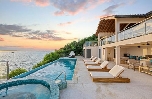 Ocean Point Villa | Alta Bella Villa Wnordic Spa, Concierge