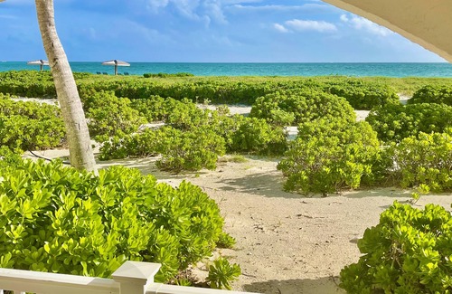Wheeland Settlement Condo | Amazing Beachfront Haven