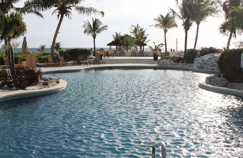 Wheeland Settlement Condo | Amazing Beachfront Haven