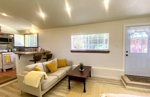 Rio del Mar Apartment | Aptos Cottage Studio Blocks from the Beach
