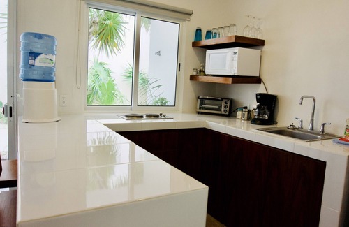 Puerto Morelos Apartment | AQUA GUESTHOUSE 3~ STEPS FROM THE BEACH ~ POOL ~ A+ INTERNET