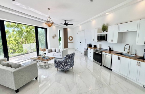 Middle Caicos Villa | Aqualara Villa Luxury Island Retreat w/Rooftop Lounge Pool