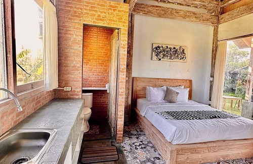 Renon Hostel | Bali Eco Living Yoga Healing Meditation and Retreat Center