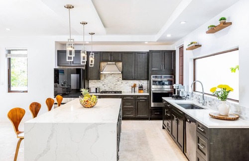 Ocean Point Villa | Beautiful Villa Cena! 6 Bedrooms, Waterfront, Jacuzzi, Gym, Amenities