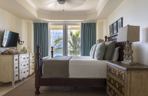 Grace Bay Condo | Book NOW for Fall! 20% Off 1, 2, and 3 Bedroom Rentals through December 19th.