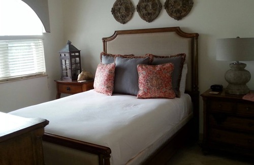 Grace Bay Condo | Book NOW for Fall! 20% Off 1, 2, and 3 Bedroom Rentals through December 19th.