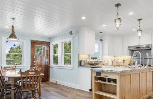 Eastside Santa Cruz House | Butterfly Beach House