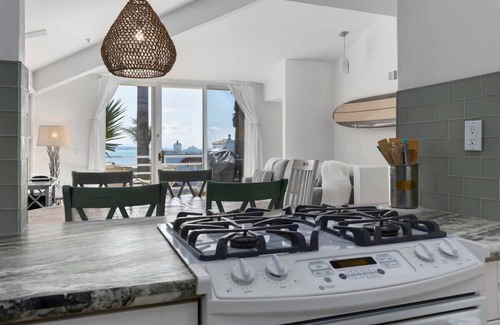 Capitola House | Capitola Dreamin' with an oceanview