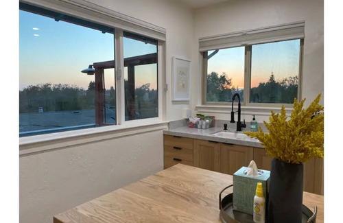 Capitola House | Capitola Nest: 1 Bedroom Suite with Living/Kitchen