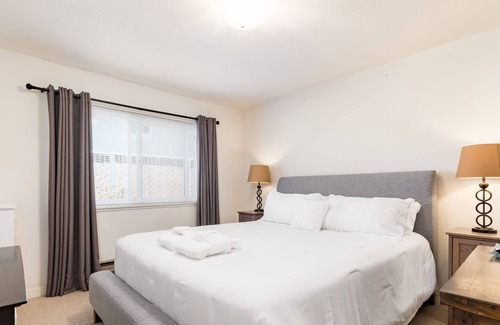 Capitola Apartment | Capitola Sands - Decorated for Christmas!