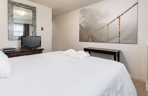 Capitola Apartment | Capitola Sands - Decorated for Christmas!