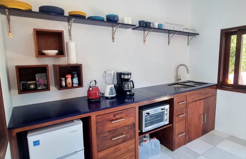 Long Bay House | Castle Home - 2 Bedroom/2 Bathroom with Breakfast & Kiteboarding Available