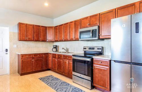 Ocean Point House | Charming Guest House near Chalk Sound and the Beach