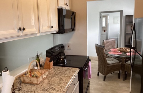 Cockburn Town Condo | Colwins #5 Family/Group/Couples Sleeps 7