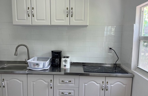 Venetian Road Settlement House | Cozy one Bedroom Apartment #C in Venetian Site