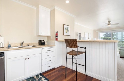 Capitola Apartment | Dog-OK at Capitola Vista #4