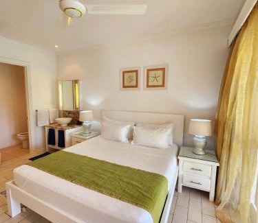 Eden Island House | Eden Island House - Onyx