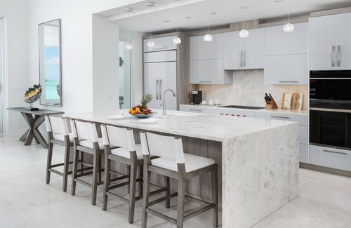 Juba Sound Villa | Emerald Bay - Sleek, Chic Island Living with Unmissable Ocean Vistas