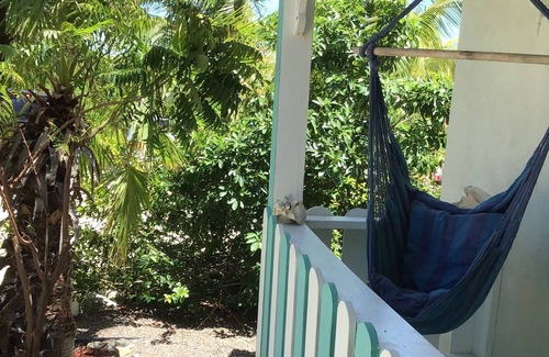 Discovery Bay Cottage | Enjoy Island Living at Waterfront Point Cottage