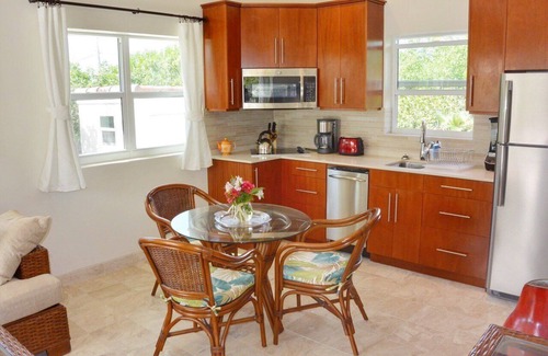 Long Bay Hills House | Enjoy Secluded Cottage w/Pool Jacuzzi Beach Front - Esencia Cottage