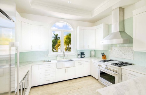 Ocean Point House | Exclusive Oceanfront Villa On Taylor Bay Beach!