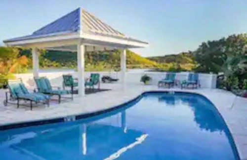 Venetian Road Settlement House | Flamingo waterfront home