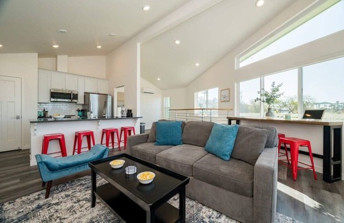Westside Santa Cruz House | Giant Dipper House near the Boardwalk