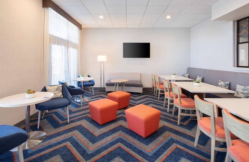 Westside Santa Cruz Hotel | Hampton Inn Santa Cruz West, Ca