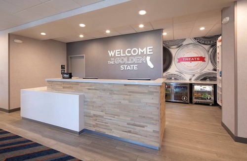 Westside Santa Cruz Hotel | Hampton Inn Santa Cruz West, Ca