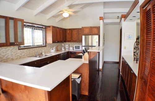 The Bight Villa | Hideaway Villa TCI – Steps to Grace Bay Beach, Private Pool with Sunset Views