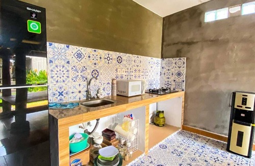 Kediri House | Joglo Breeze Guesthouse and Villa full house