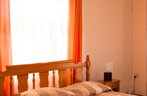 Mare Anglaise Bed & Breakfast | Josies Cottage double room with breakfast on Beau Vallon, ocean view