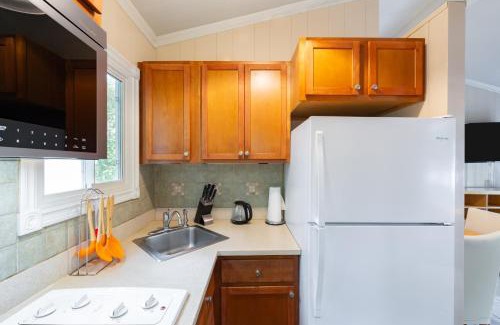 Venetian Road Settlement House | Kokomo Classic 2 Bedroom Cottage