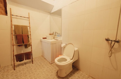Jimbaran Bay Bed & Breakfast | Kubu Kak Dudung Villas