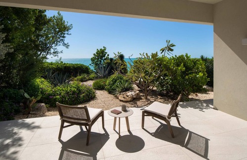 Ocean Point Villa | La Mer Villa West, Luxury Oceanfront on Sapodilla Bay