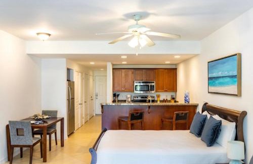 The Bight Apartment | La Vista Azul - Lovely Spacious Condo close to Grace Bay - Free Wi-Fi