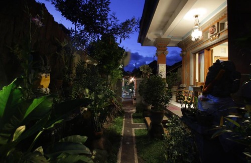Ubud City-Centre House | Loris Homestay