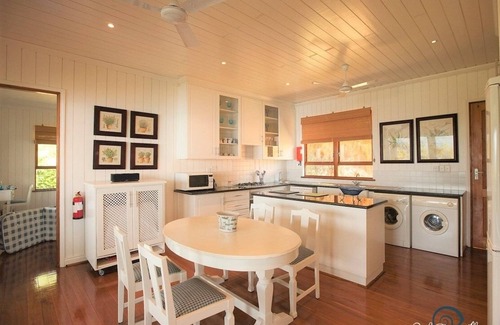 Cerf Island Villa | Luxurious, family Villa on the seafront with spectacular seaviews of paradise!