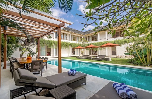 Jimbaran Bay Villa | Luxury 5 Bedrooms Villa with Private Pool