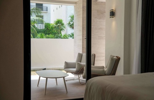Zona Hotelera Apartment | Modern Apartment with Marina & Beach Access