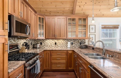 Eastside Santa Cruz House | Modern Harbor Home - walking distance to beach!