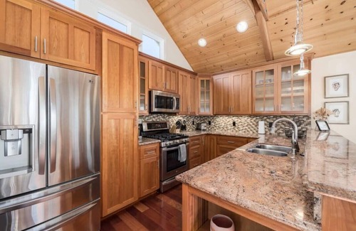 Eastside Santa Cruz House | Modern Harbor Home - walking distance to beach!