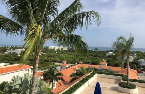 The Bight Apartment | ☀️ 🏖 Modern Ocean View Studio at La Vista Azul 🏝☀️