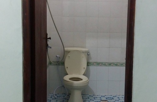 Teuku Umar Hostel | Morotai Camp - Bed in 4 Bed Mixed Dorm W.AC