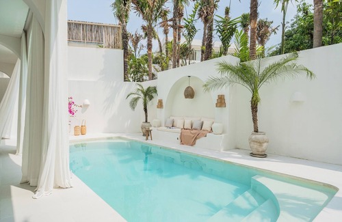 Tanjungbenoa Villa | New 2BR Tropical Private Pool Villa in Uluwatu